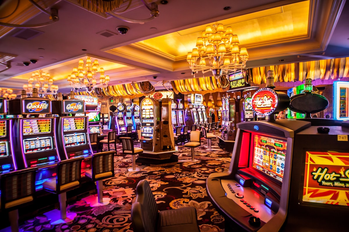 Mesin-mesin slot di kasino